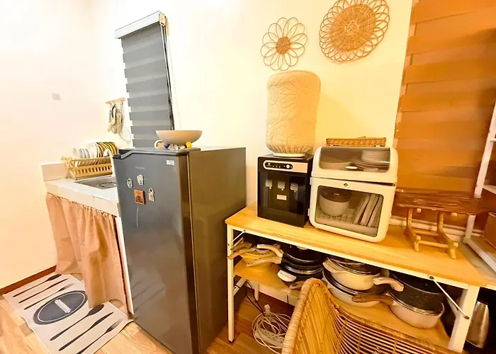 Olango Island - S&e-1 Tiny Fully Furnished With Hot Shower, Washer, Wi-fi, Netflix & King-size Bed Gasthuis Lapu-Lapu City